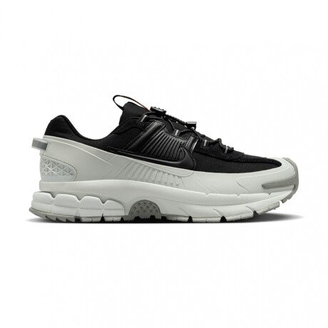 NIKE ZOOM VOMERO 5 ROAM Black