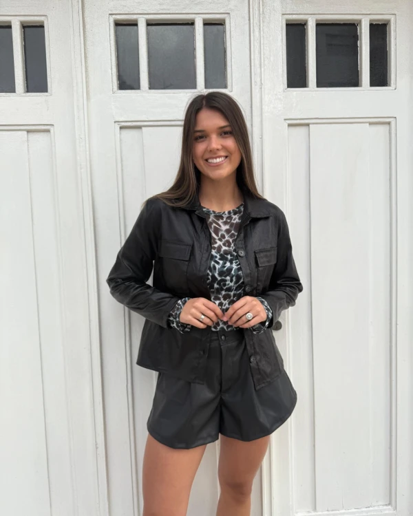 Chaqueta metalizada negra