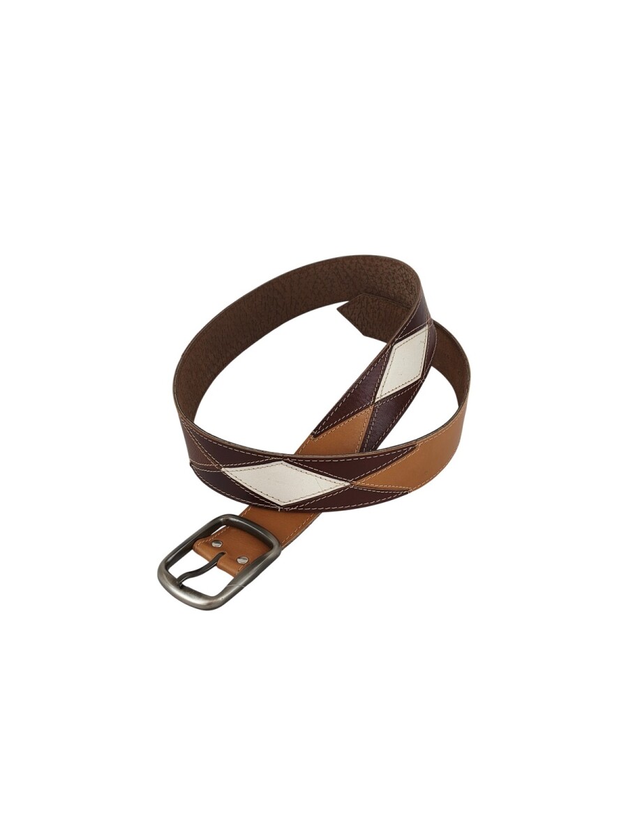 Cinto de mujer con detalles en cuero 