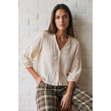 Blusa Con Encajes Bordados Arena