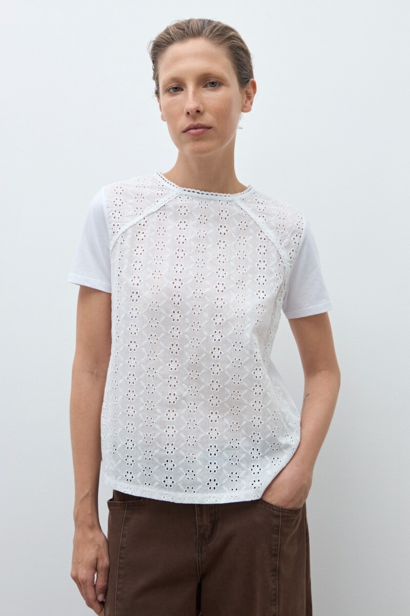 Remera frente broderie blanco