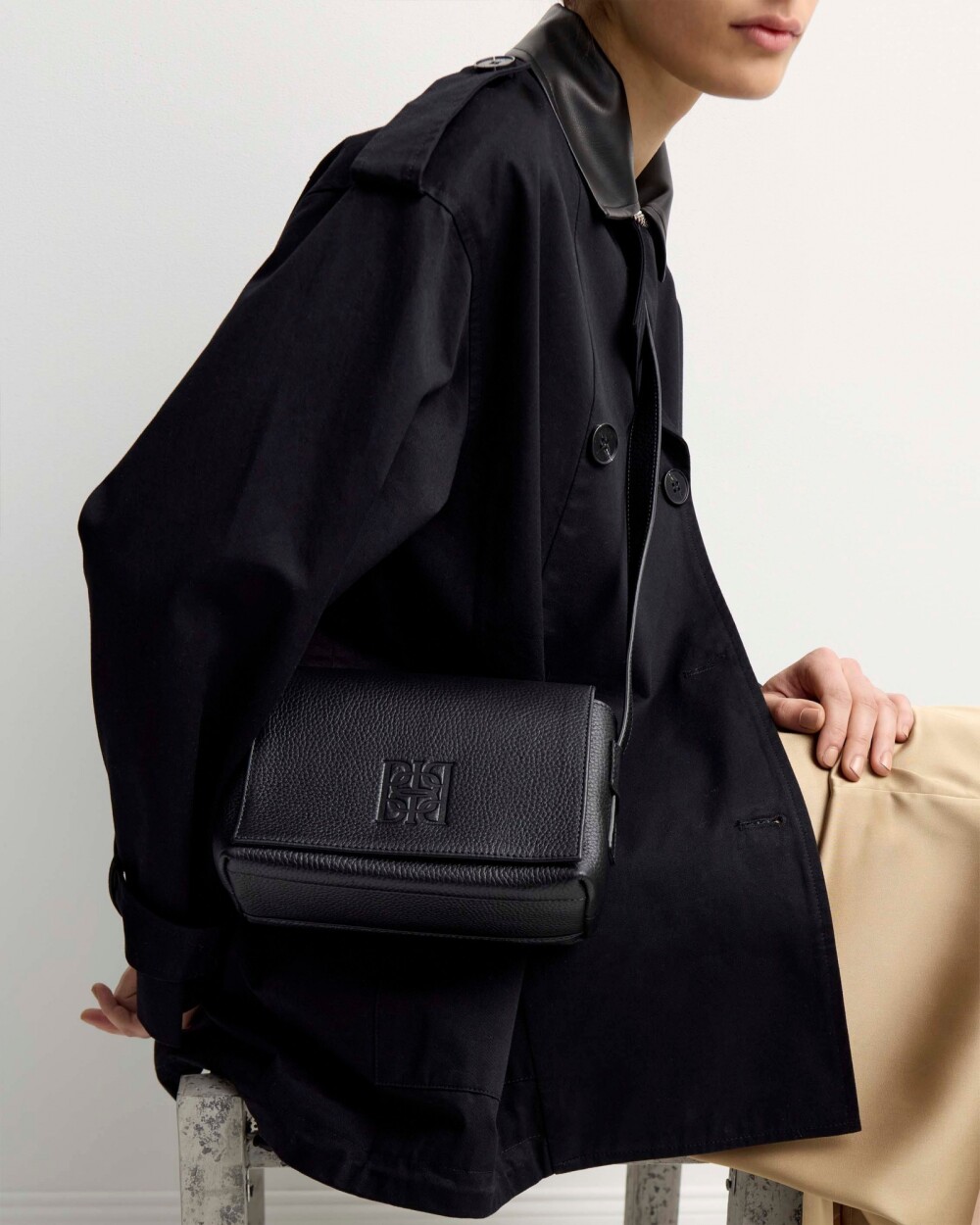 Bandolera Hana en cuero graneado Negro