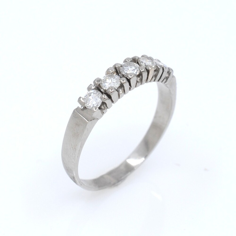 Anillo en oro 18k blanco y brillantes Anillo en oro 18k blanco y brillantes