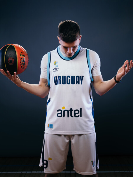 CAMISETA BASKET URUGUAY ALTERNAT Umbro Hombre S09