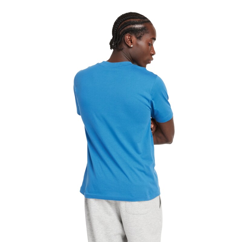 Remera New Balance de Hombre - ESSENTIALS LOGO - MT41502BEU BLUEAGAT
