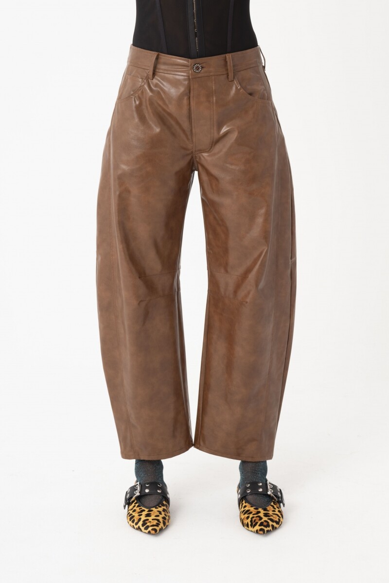 PANTALÓN SILUETA GLOBO Chocolate