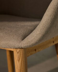 Silla Konna beige y patas de madera maciza de fresno acabado natural Silla Konna beige y patas de madera maciza de fresno acabado natural