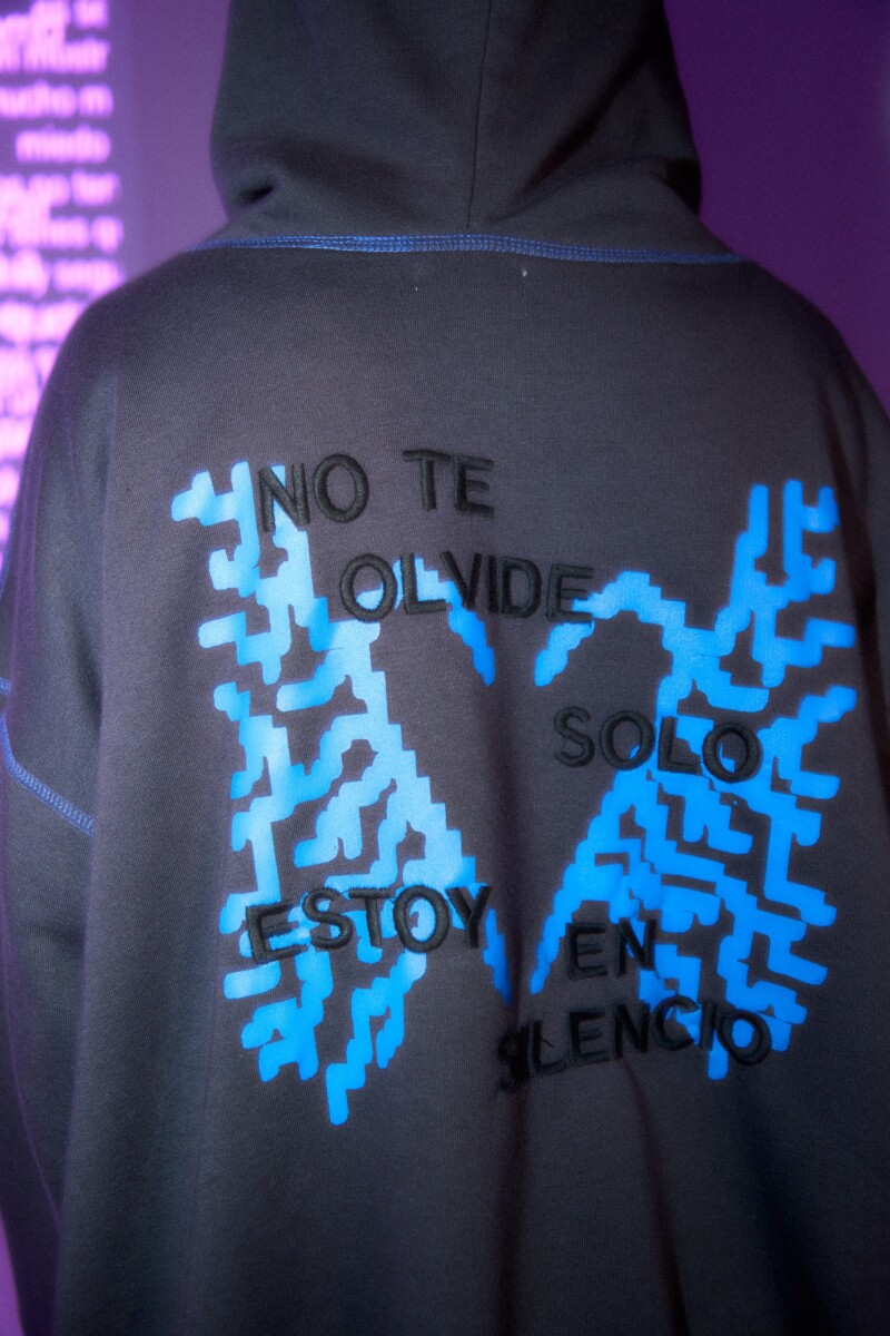 Hoodie no te olvide gris