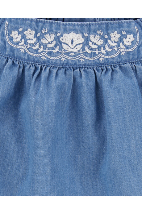 Vestido de chambray, con bordado floral. Talles 6-24M Sin color