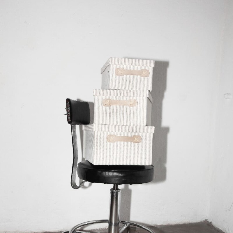 Caja rayas con manija y tapa M