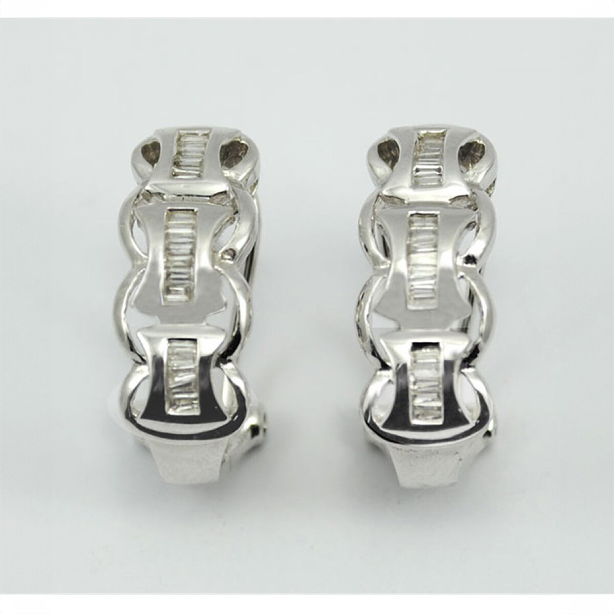 Caravanas Oro Blanco 18K Y Brillantes. 