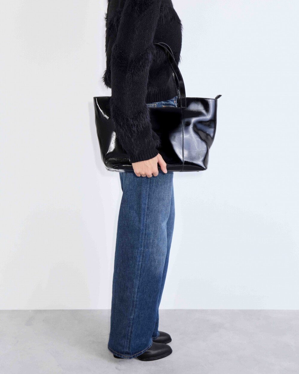 Bolso The Icon en cuero charol arrugado Negro