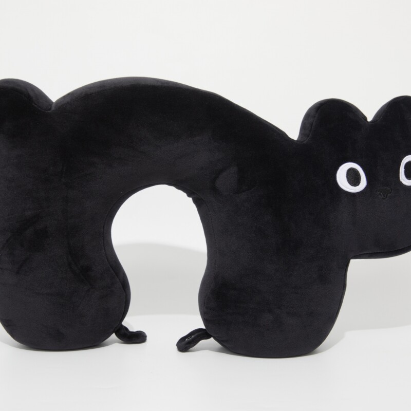 ALMOHADA DE CUELLO EN FORMA DE U CON PARTÍCULAS (GATO NEGRO) ALMOHADA DE CUELLO EN FORMA DE U CON PARTÍCULAS (GATO NEGRO)