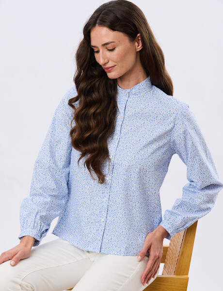 CAMISA ESTAMPADA CON FRUNCES Celeste