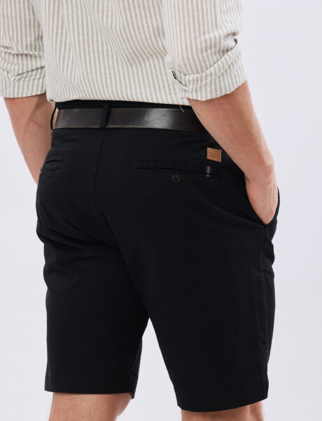 BERMUDA CLASICA CON ELASTANO Negro