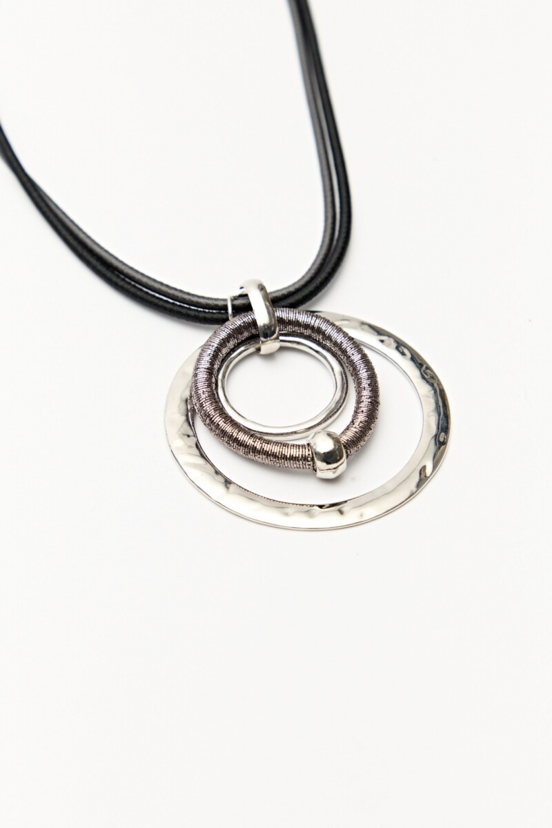 COLLAR GENOVE Plateado