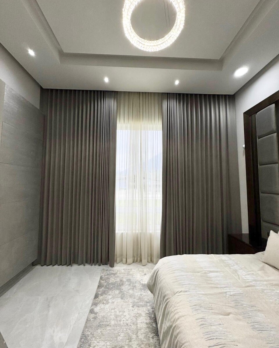 Cortina Convencional en Black Out Gris texturado 