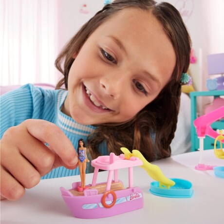 Set Barbie Mini Barbieland Vehículos Barco Color Change 001