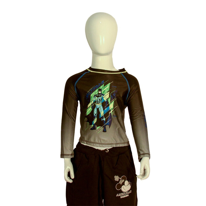 Remera DC Batman Protección UV de Niños - BAIISS24802 Negro
