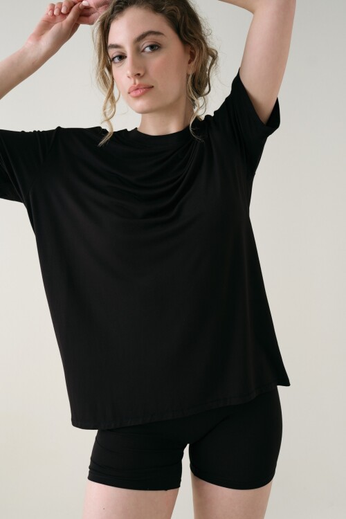 Remera Oversize Viscosa Negro