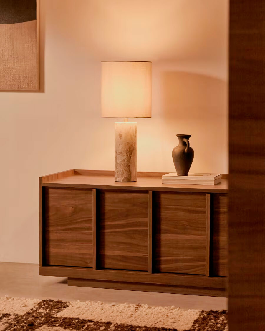 Lámpara de mesa Raze de mármol beige y pantalla de lino beige Lámpara de mesa Raze de mármol beige y pantalla de lino beige