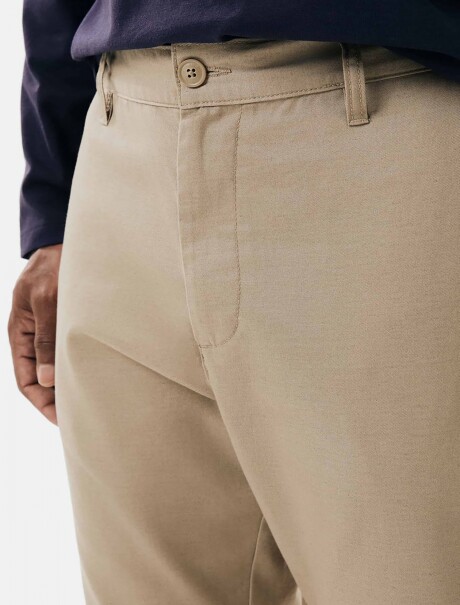 PANTALÓN MODELO CHINO DE LINO PANTALÓN MODELO CHINO DE LINO