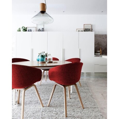 Sillas de comedor Eames con apoyabrazo tapizado Rojo