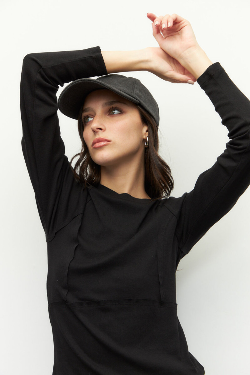 REMERA OSTER Negro