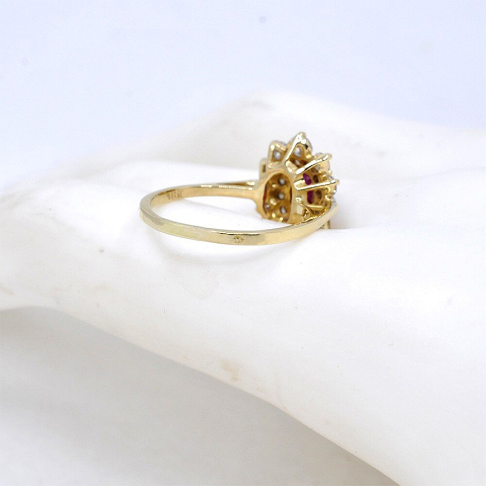 Anillo En Oro 18K, Rubi Y Brillantes Anillo En Oro 18K, Rubi Y Brillantes