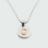 Colgante medalla chica de plata 925 con letra de oro 18k (incluye cadena) Colgante medalla chica de plata 925 con letra de oro 18k (incluye cadena)