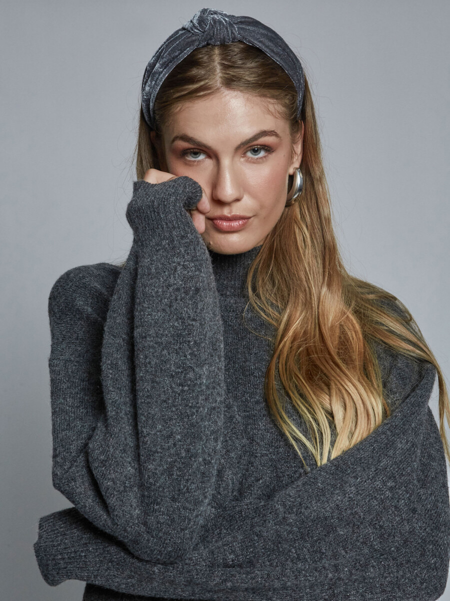 Sweater cuello alto - gris 
