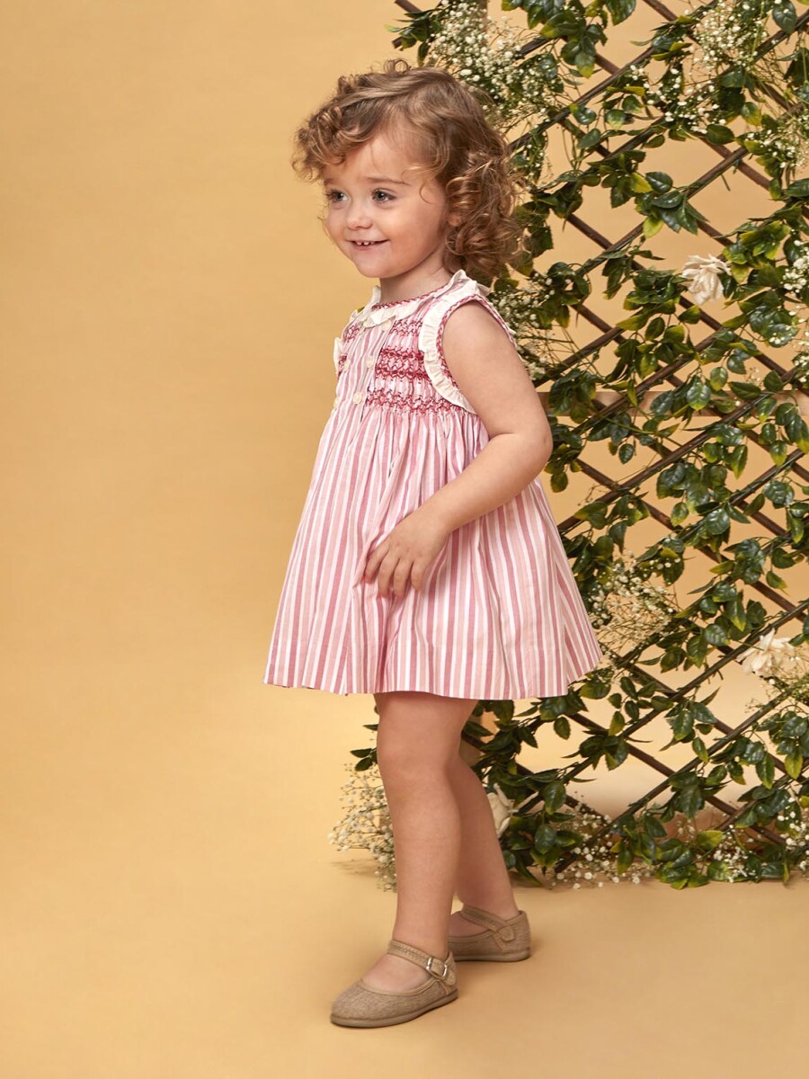 Vestido De Rayas Con Nido De Abeja Y Volante Rosa