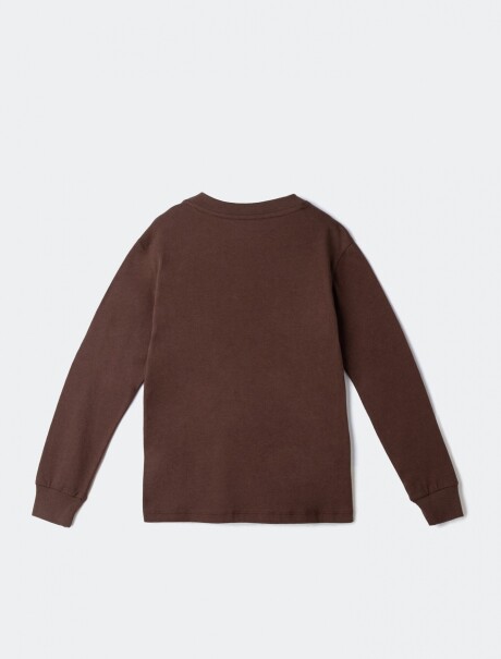 CAMISETA INFANTIL CON ESTAMPA MARRÓN