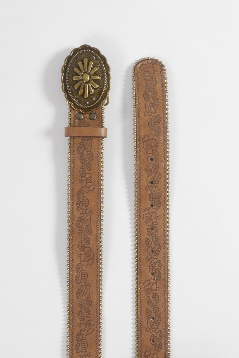 Cinturón hebilla labrada marrón