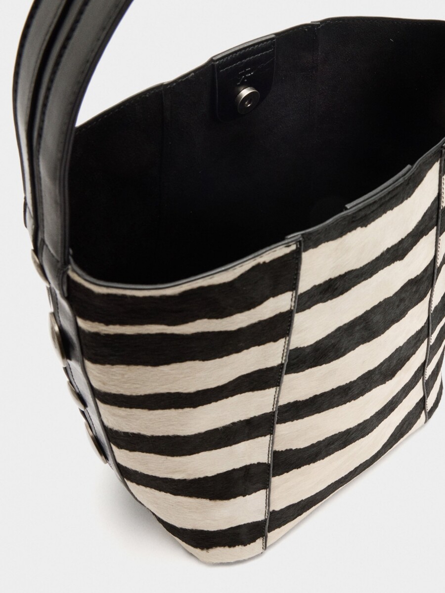 Bolso De Mano Con Detalles De Piel negro