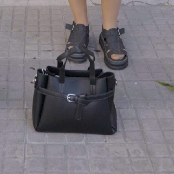 Cartera Paulina Negra