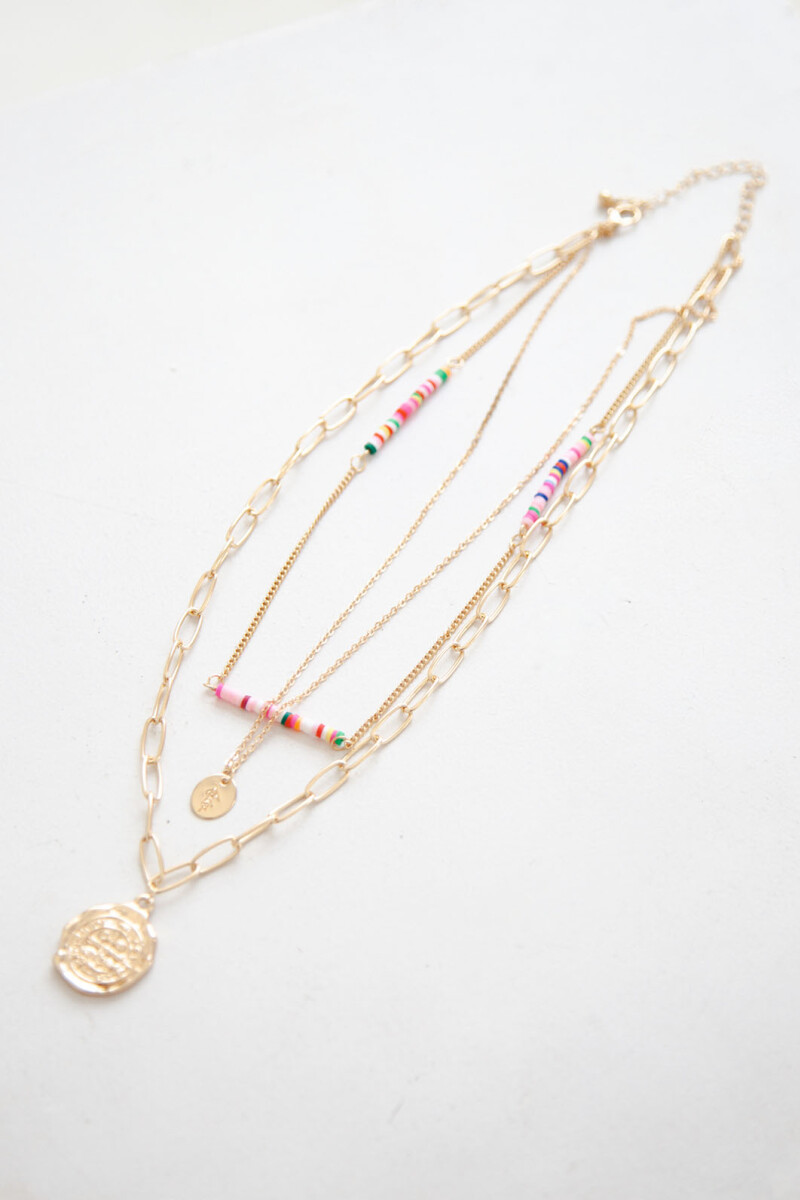 COLLAR MEDALLA COLOR ORO
