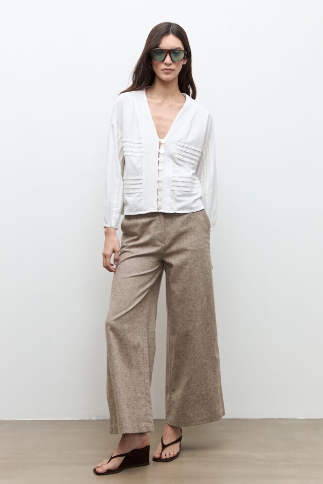 Blusa botones y alforzas blanco