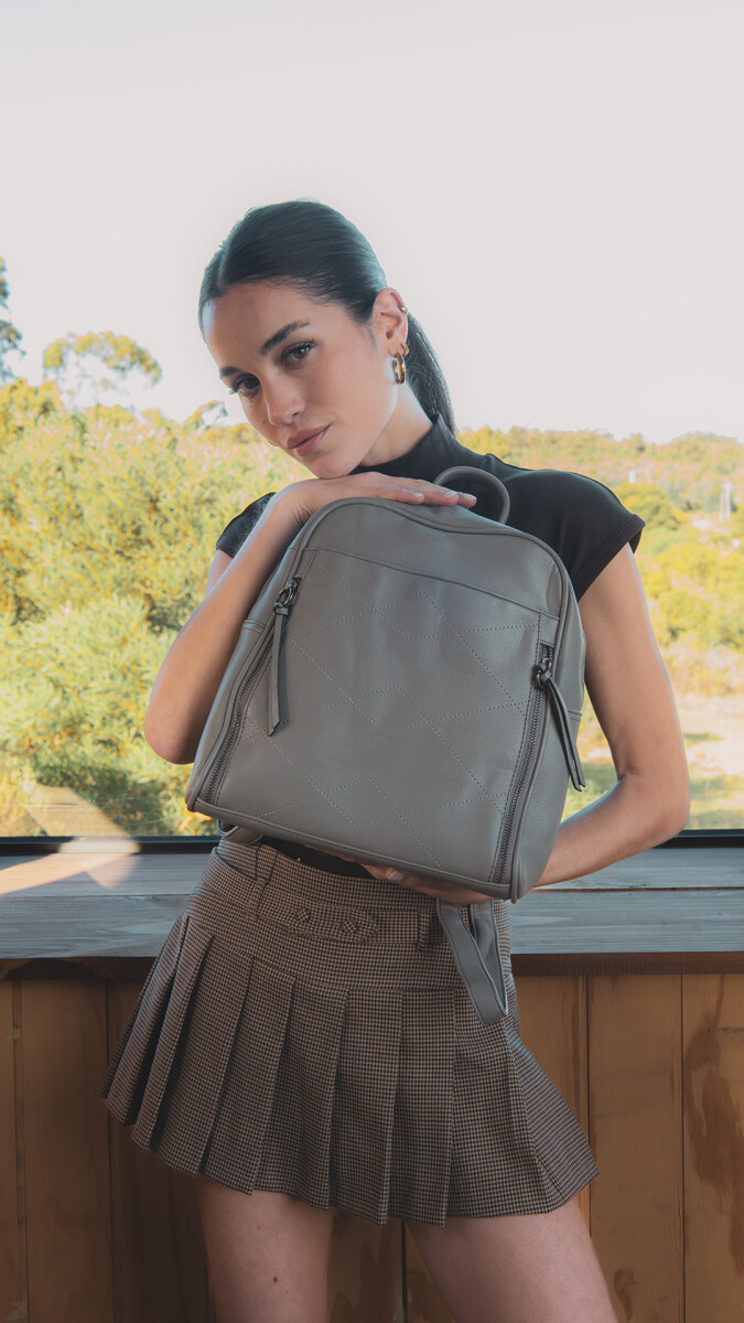 MOCHILA CURITIBA - OLIVA CLARO 