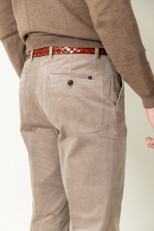 Pantalon Corduroy clásico Taupe