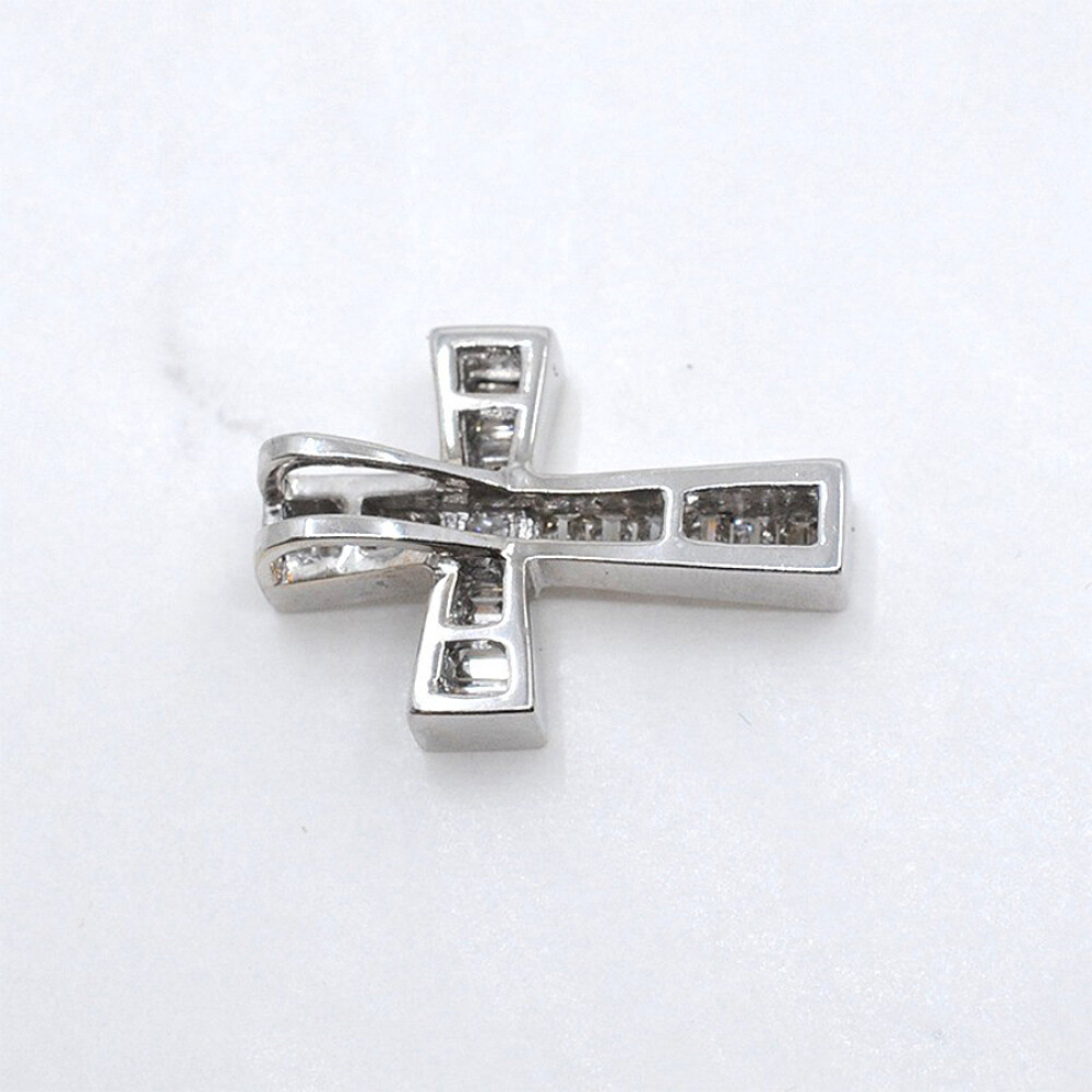 Cruz En Oro Blanco 18K Y Brillantes Cruz En Oro Blanco 18K Y Brillantes
