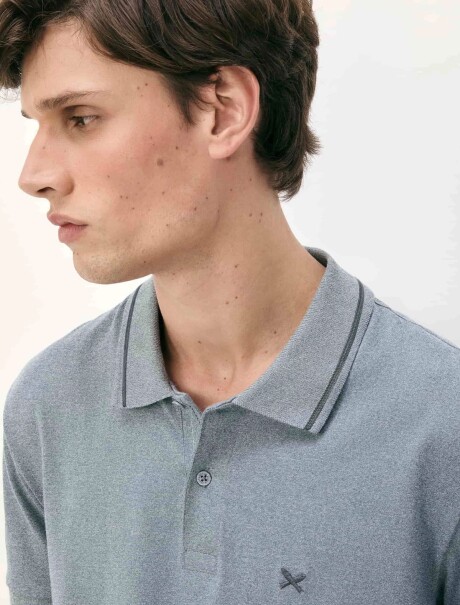 CAMISETA CON CUELLO TEXTURIZADA AZUL