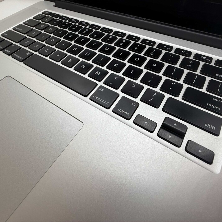 MacBook Pro 15" 2015 - 16 GB RAM 256 GB SSD MacBook Pro 15" 2015 - 16 GB RAM 256 GB SSD