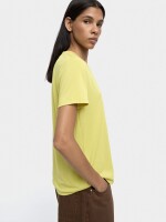 Camiseta Básica Cuello Pico lima