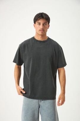 REMERA STONE WASH NEGRO
