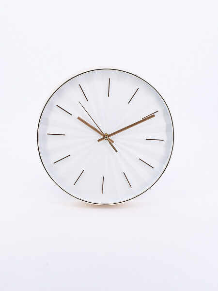 RELOJ AKE DORADO