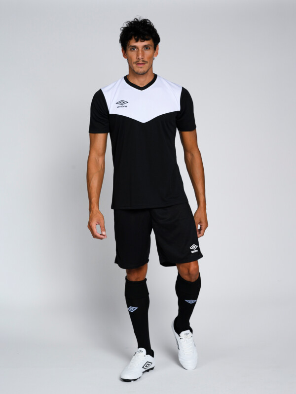 Equipo de futbol express Umbro Hombre V29