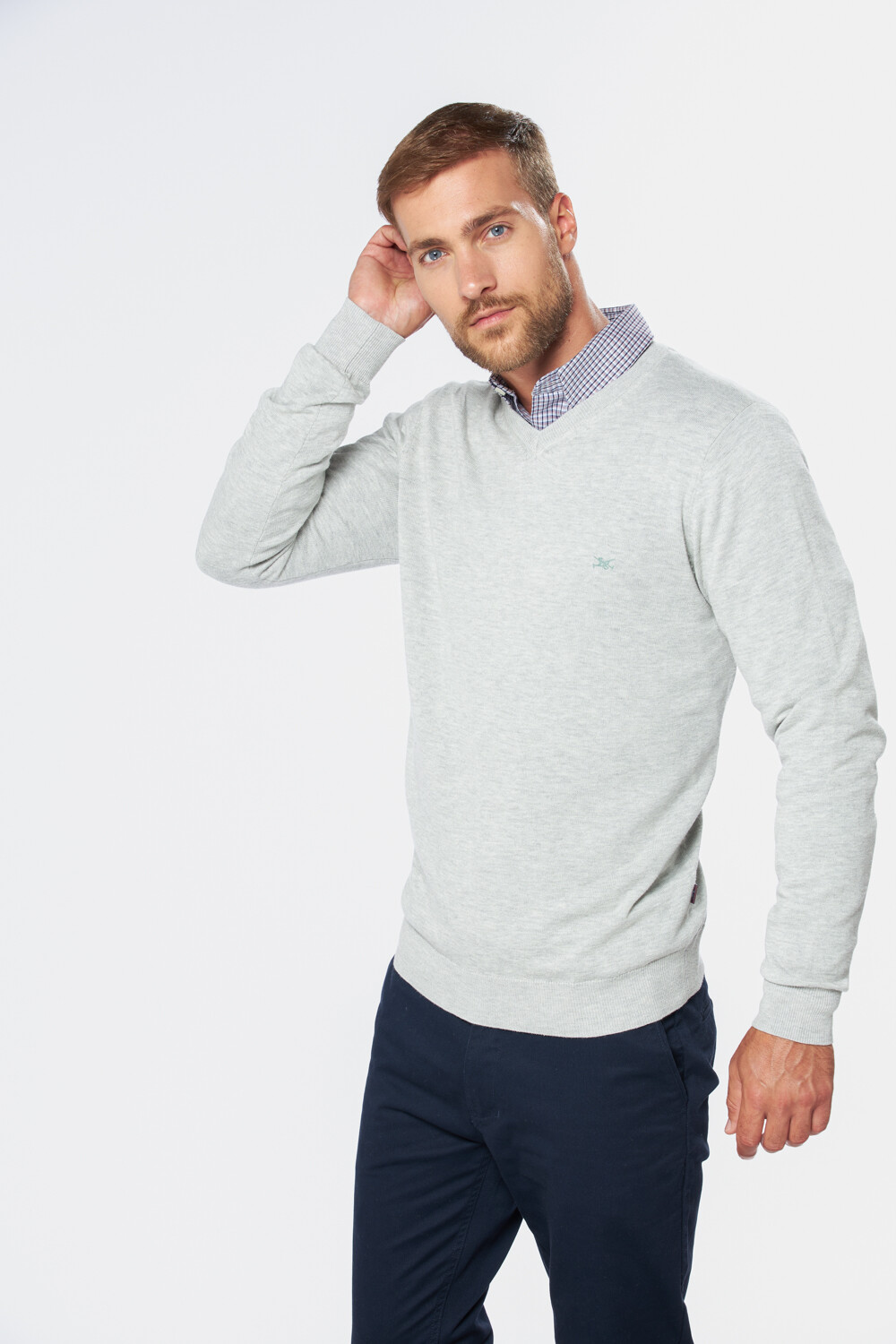 BUZO TEJIDO CUELLO EN V Gris Claro