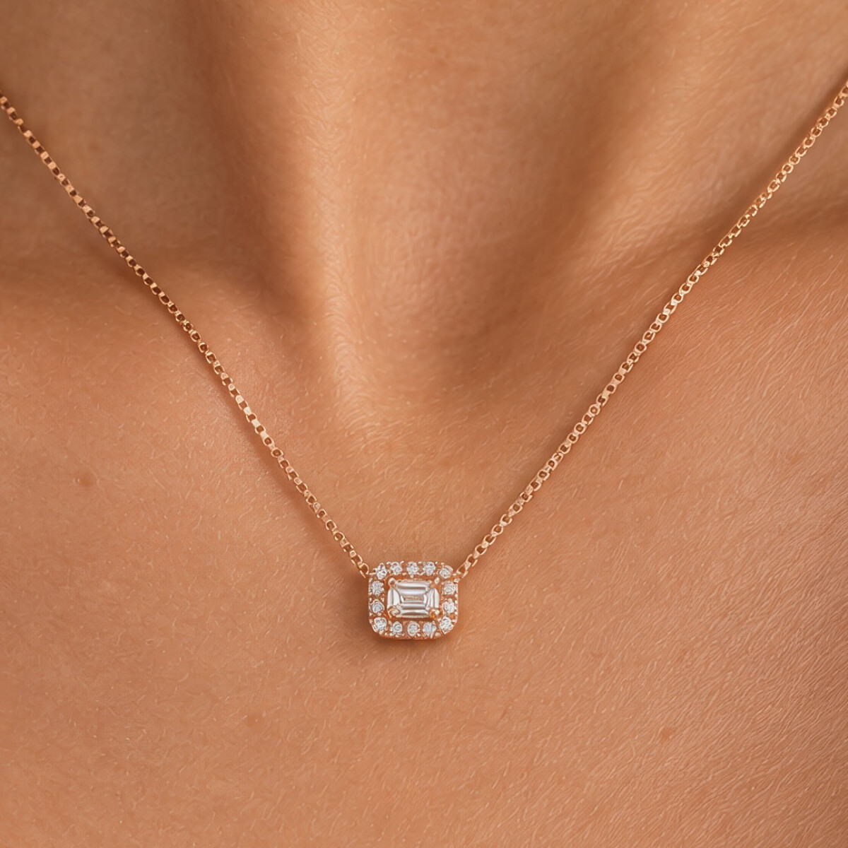Colgante Jimena V. de Oro Rosa 18k con Brillantes 