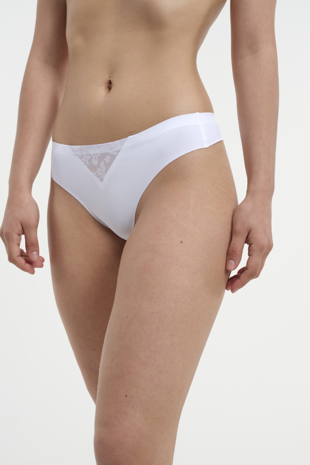 Colaless Linette Blanco